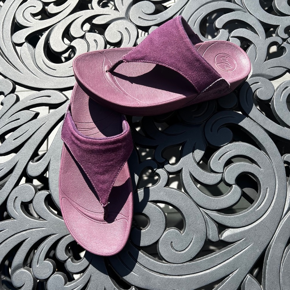FitFlop Purple Thong Sandals  -  Size 6